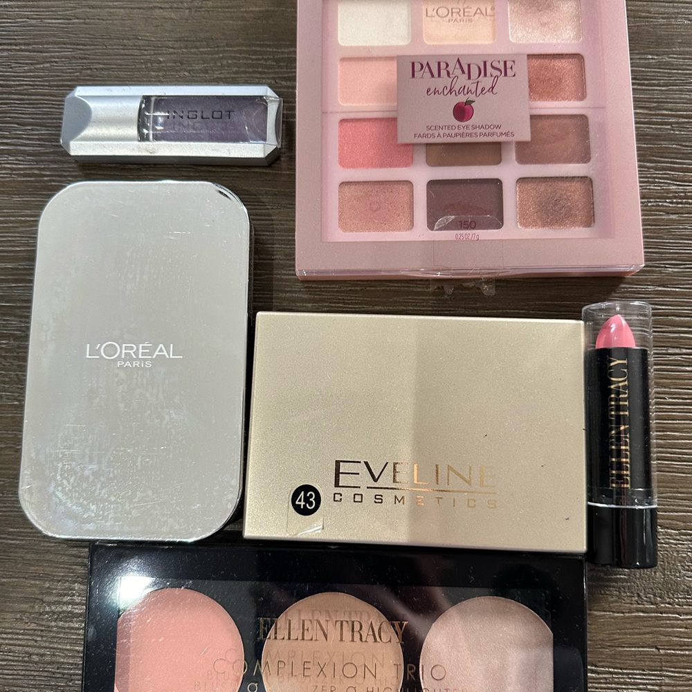 Bundle Makeup sets - Picture 2 of 3